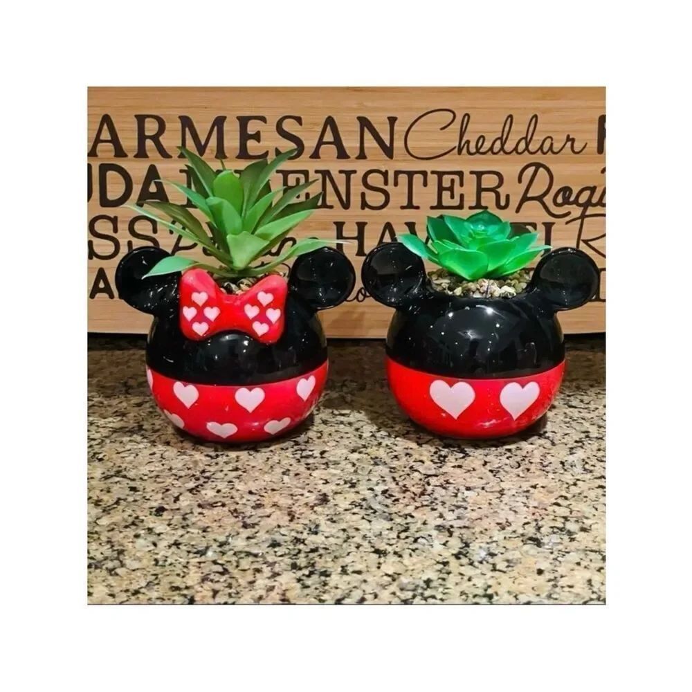 NWT Mickey & Minnie Mouse 2 Ceramic mini planters pots with faux plants Set